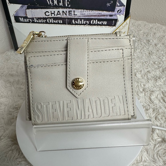 Steve Madden Card, ID, coin bi fold compact wallet - Picture 2 of 4